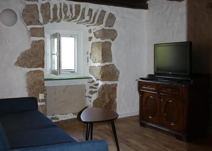 Romantisches Steinhaus Flora In Filipasi بيت للعطل