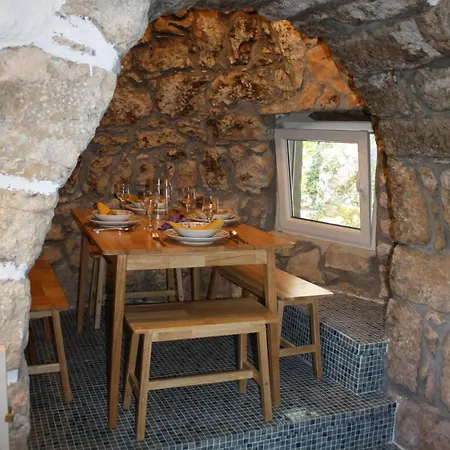 בית נופש Romantisches Steinhaus Flora In Filipasi *